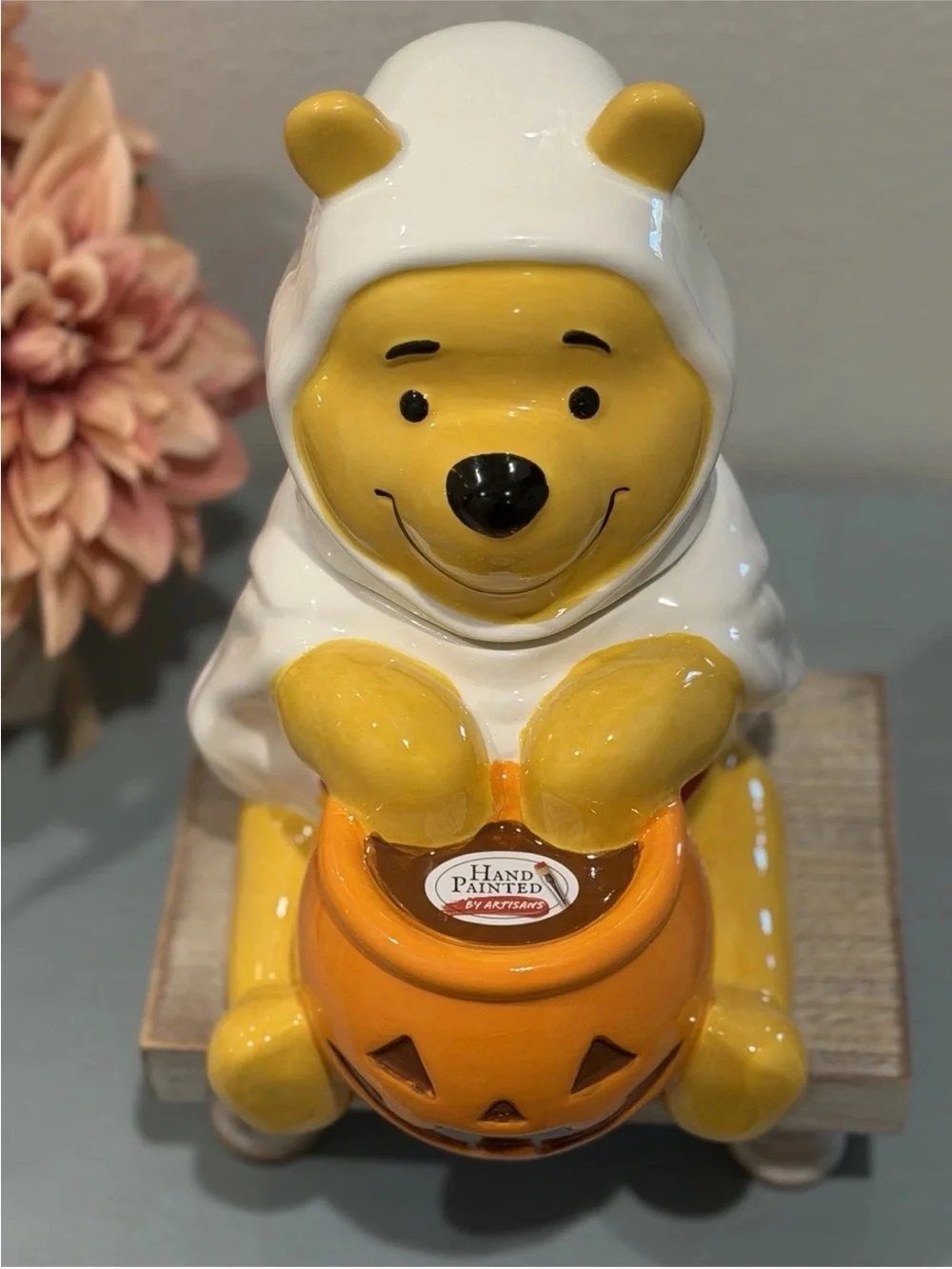 New Winnie the Pooh Ghost With Jack-O-Lantern Pumpkin Cookie Jar Disney